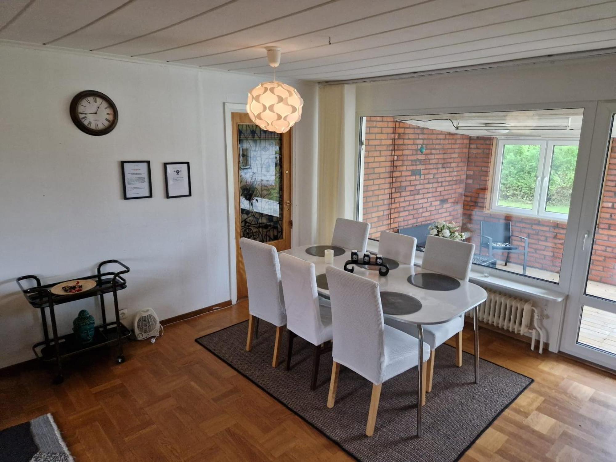 Villa Med Egen Parkering. Moejlighet Att Boka Fran 1 Och Upp Till 5 Personer. Όρεμπρο Εξωτερικό φωτογραφία
