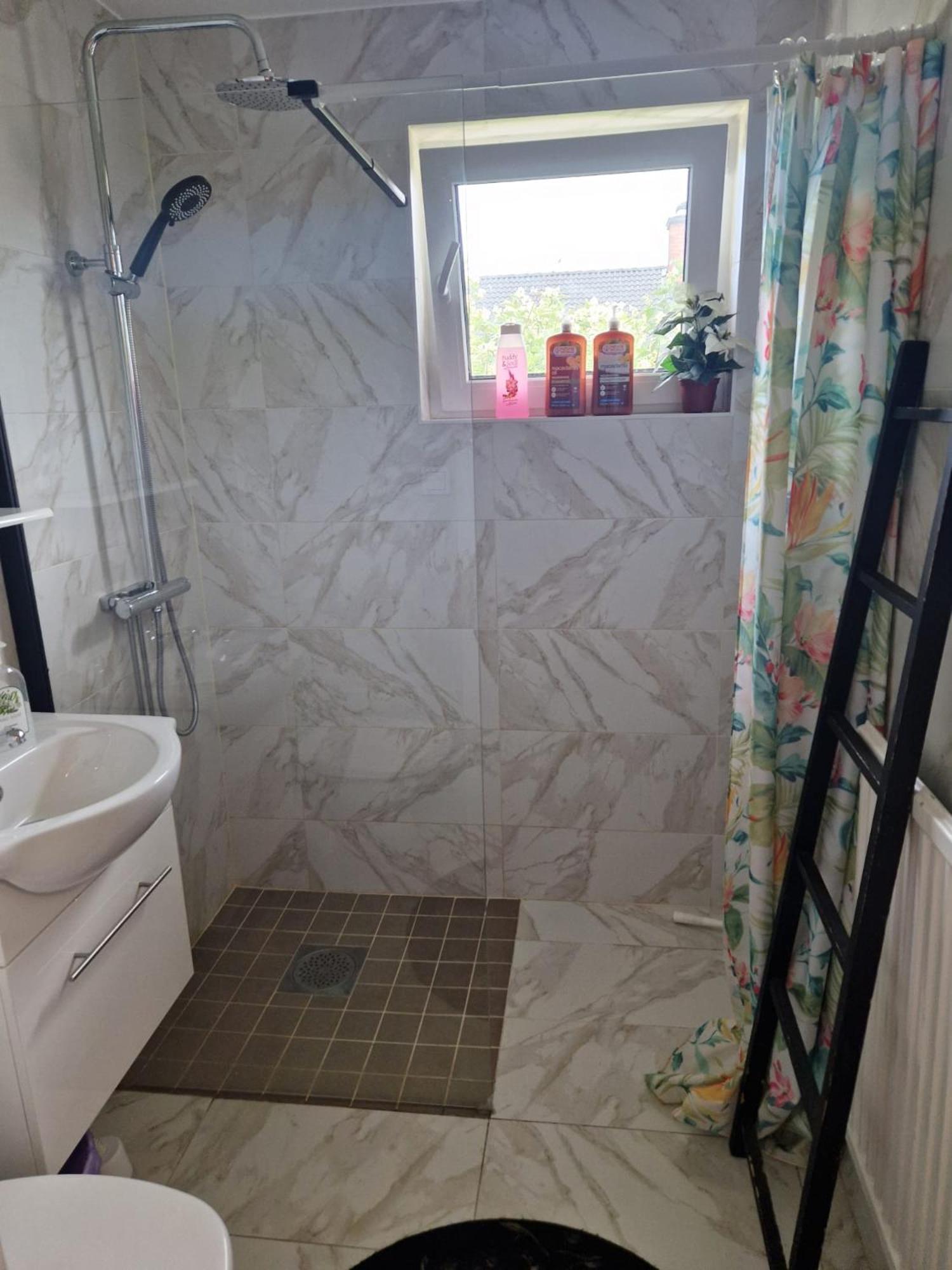Villa Med Egen Parkering. Moejlighet Att Boka Fran 1 Och Upp Till 5 Personer. Όρεμπρο Εξωτερικό φωτογραφία